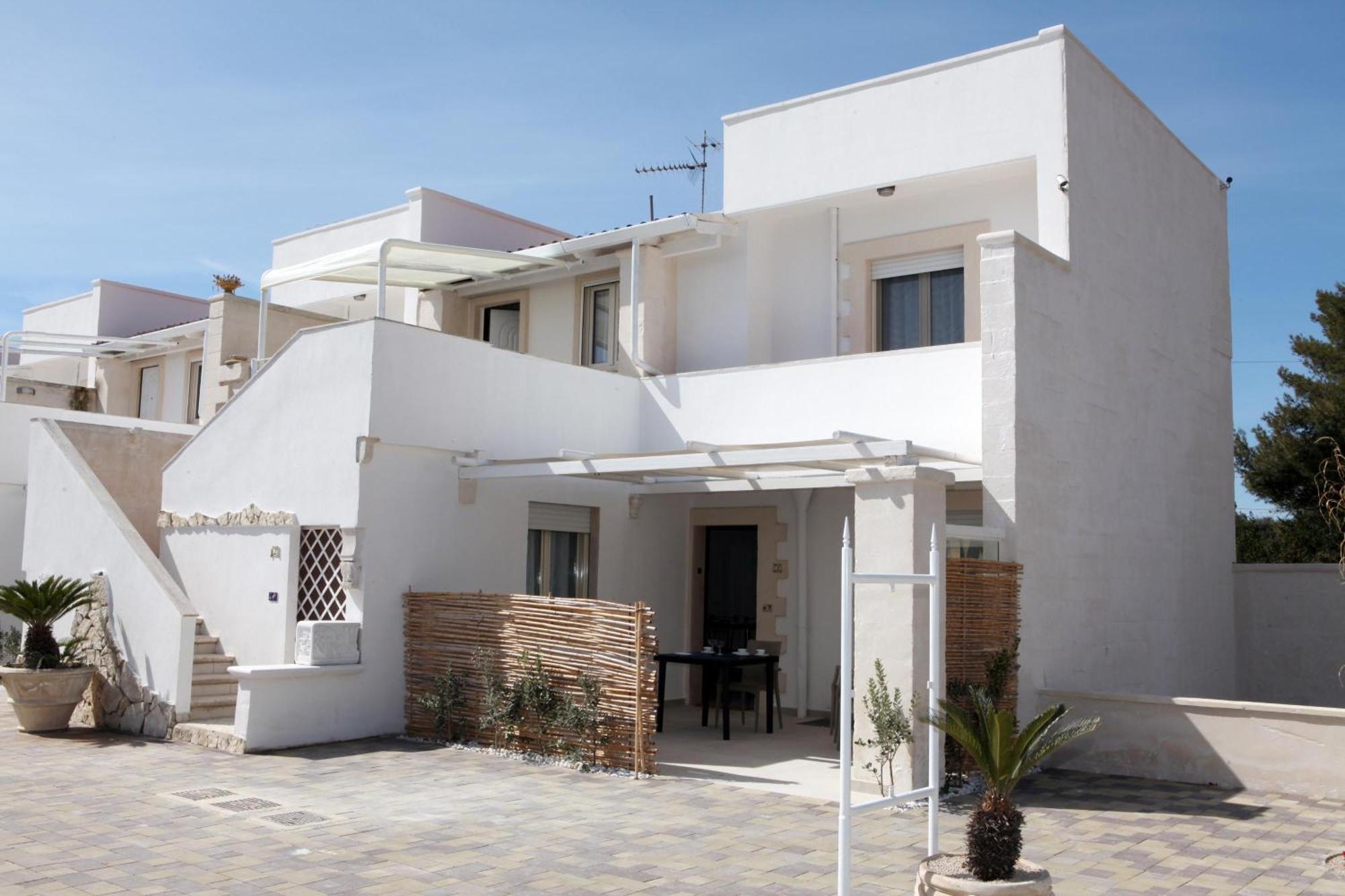 Pino Resort With Shared Pool Torre Lapillo Exterior photo